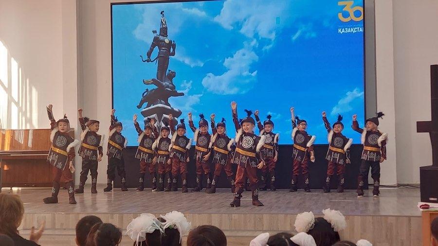 Еліміз тәуелсіздіктің бесігінде тербелгелі 31 жыл. Отыз бір жыл ішінде Қазақстан етек-жеңін жиып, шекарасын бекітіп, өз алдына дербес зайырлы ел болды. Бұл атадан келе жатқан ұлы жеңістің жемісі. 1991 жылы 16 желтоқсанда егемендігін алған еліміздің ө